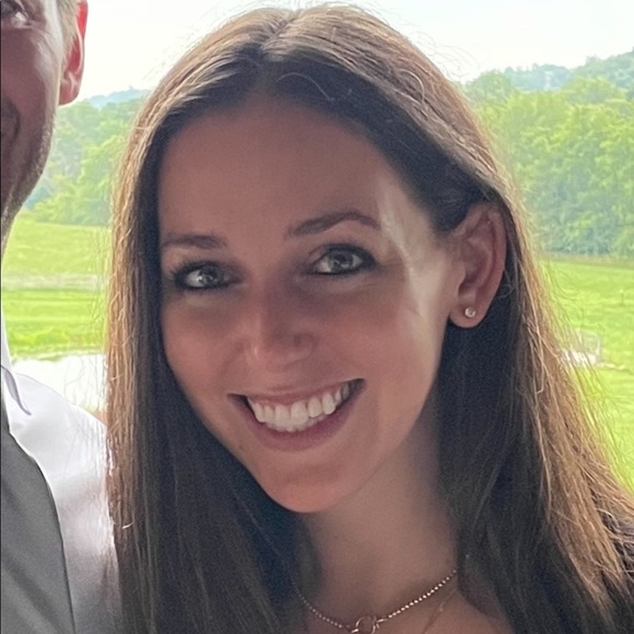 Meet your Posher, Erica - Picture 2 of 3